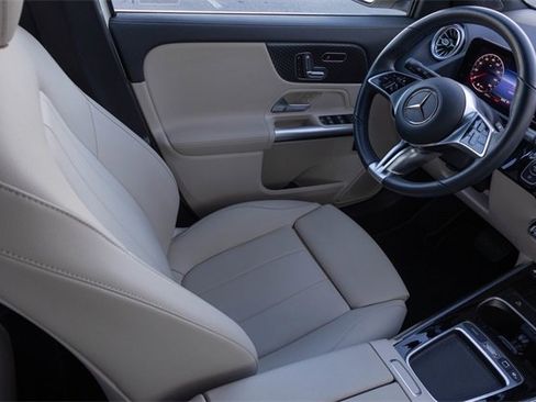 Certified 2025 Mercedes-Benz GLA 250 4MATIC image 23