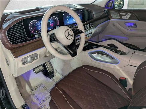 New 2026 Mercedes-Benz Maybach GLS 600 4MATIC image 3
