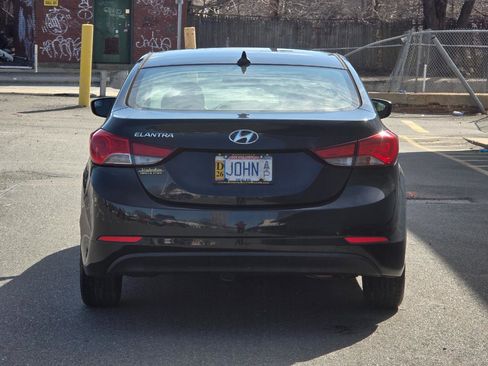 Used 2014 Hyundai Elantra SE image 6
