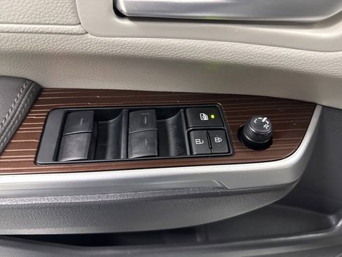 Used 2024 Toyota Sienna XLE image 23