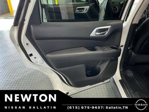 Used 2019 Nissan Pathfinder Platinum FWD image 49