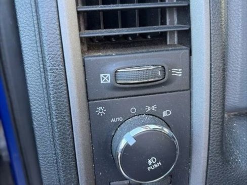 Used 2016 RAM 1500 Express RWD image 33