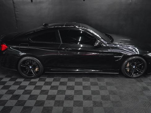 Used 2015 BMW M4 Coupe w/ Executive Package RWD image 17