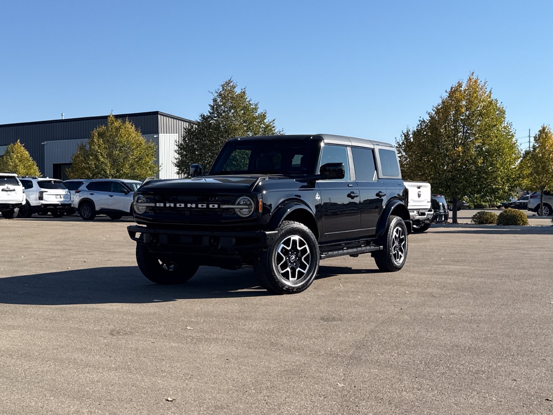 Used 2022 Ford Bronco Outer Banks AWD/4WD image 3
