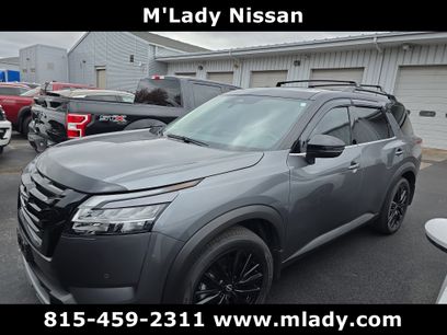 Used 2024 Nissan Pathfinder SL w/ SL Premium Package