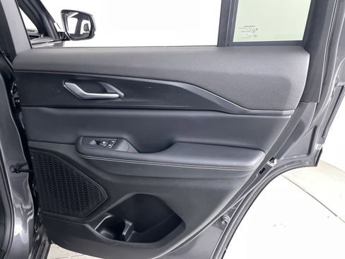 Used 2023 Jeep Grand Cherokee Altitude image 22