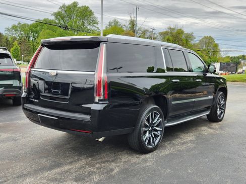 Used 2016 Cadillac Escalade ESV Luxury AWD/4WD image 4