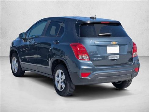 Used 2022 Chevrolet Trax LS w/ Tint and Cruise Package AWD/4WD image 7