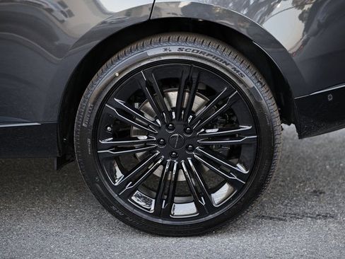 New 2026 Land Rover Range Rover SE image 6