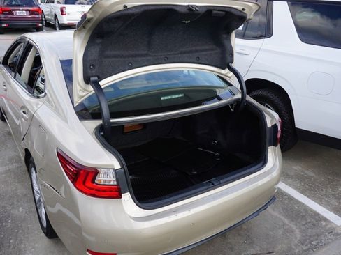 Used 2016 Lexus ES 350 image 29