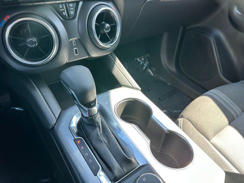Used 2025 Chevrolet Blazer LT image 19