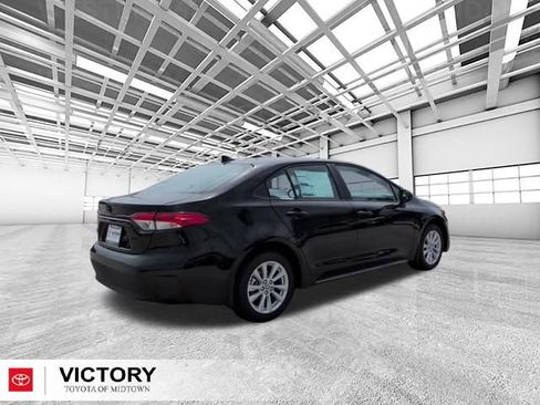 Used 2026 Toyota Corolla LE w/ LE Premium Package FWD image 3
