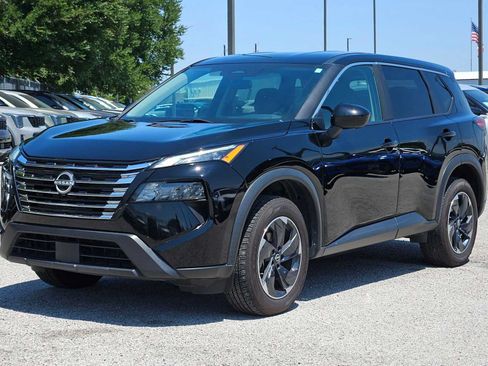 Used 2024 Nissan Rogue SV FWD image 10