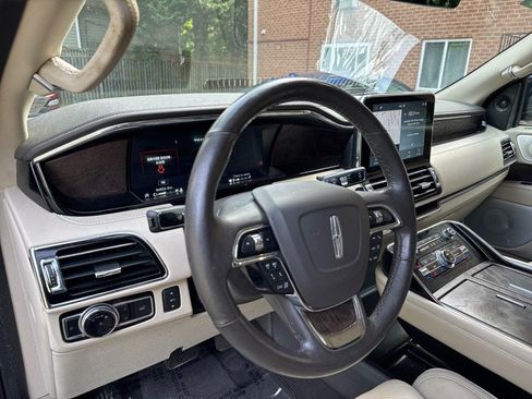 Used 2021 Lincoln Navigator L Reserve w/ Luxury Package AWD/4WD image 17