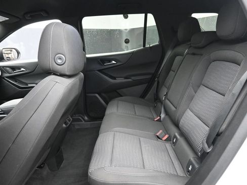 Used 2025 Chevrolet Equinox LT AWD/4WD image 12