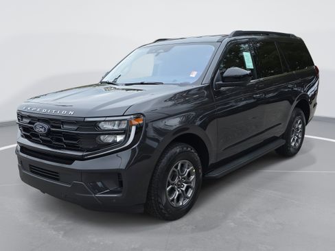 New 2025 Ford Expedition Active image 1