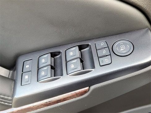 Used 2017 GMC Yukon XL SLT image 34