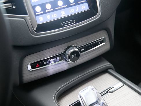 Used 2024 Volvo XC90 T8 Ultimate w/ Protection Package Premier AWD/4WD image 15