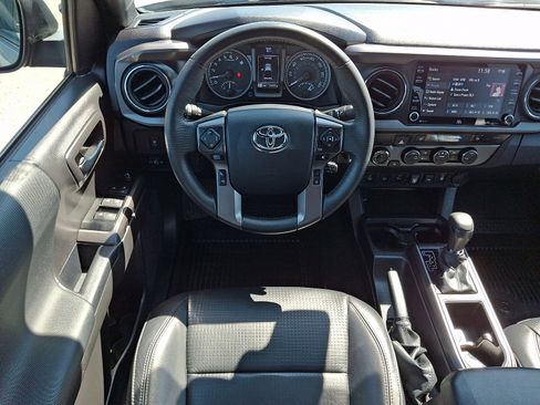 Used 2023 Toyota Tacoma TRD Off-Road w/ TRD Premium Off Road Package image 11