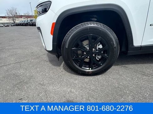 New 2026 Jeep Grand Cherokee Altitude AWD/4WD image 3