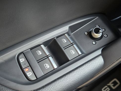 Used 2022 Audi Q5 2.0T Premium w/ Convenience Package image 26