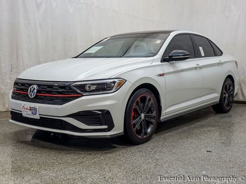 Used 2019 Volkswagen Jetta GLI image 2