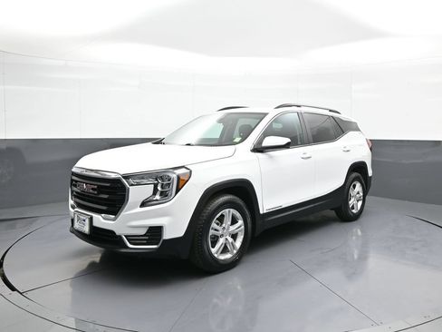 Used 2022 GMC Terrain SLE w/ Driver Convenience Package AWD/4WD image 1