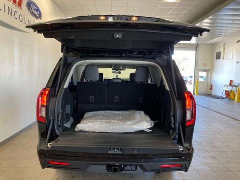 New 2026 Ford Expedition Max Active image 18