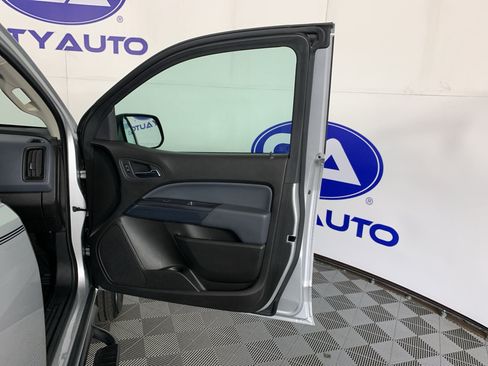 Used 2015 Chevrolet Colorado Z71 AWD/4WD image 29