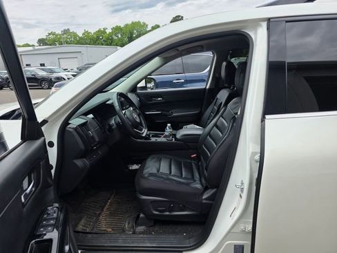 Used 2022 Nissan Pathfinder SV AWD/4WD image 20