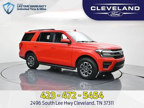 Used 2024 Ford Expedition XLT image 1