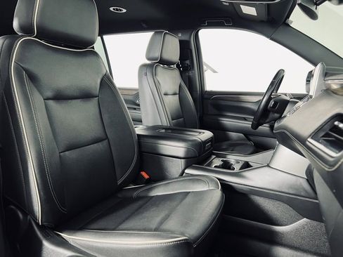 Used 2022 Chevrolet Suburban Premier image 16