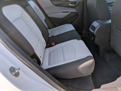 Used 2022 Chevrolet Equinox LS AWD/4WD image 18