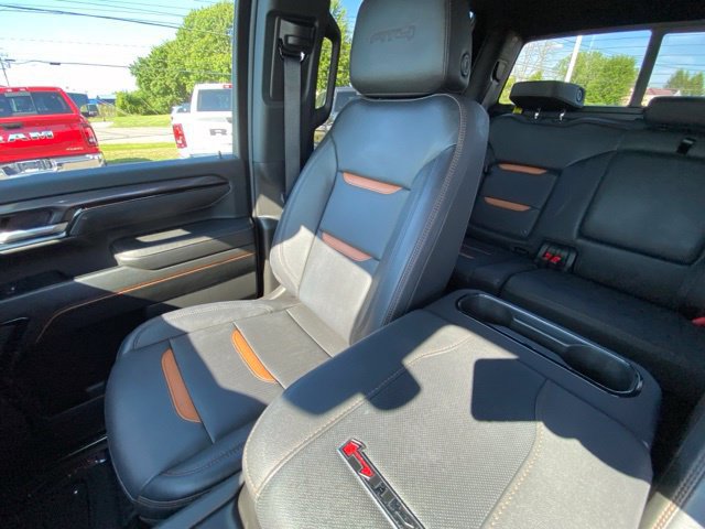 Used 2025 GMC Sierra 3500 AT4 w/ Technology Package AWD/4WD image 14