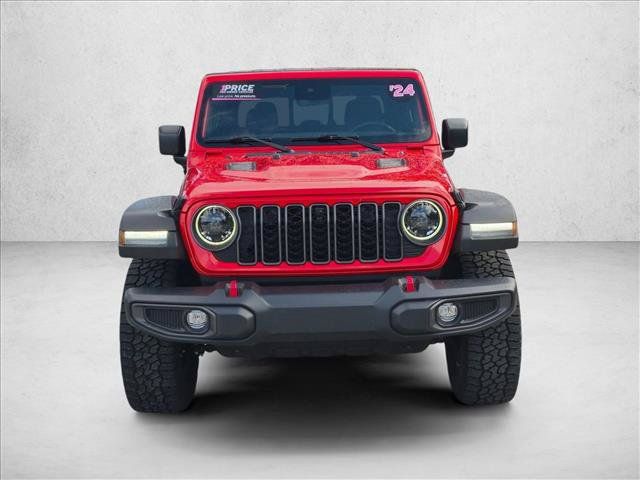 Used 2024 Jeep Gladiator Rubicon w/ Technology Group AWD/4WD image 2