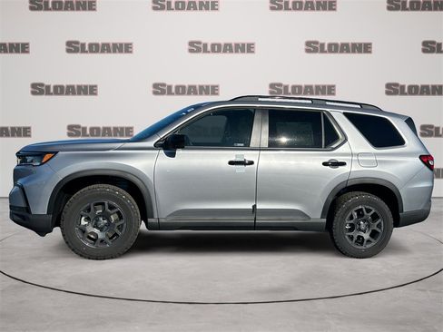 New 2025 Honda Pilot TrailSport image 2