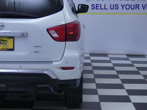 Used 2019 Nissan Pathfinder SV image 31