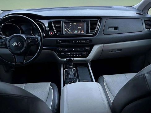 Used 2015 Kia Sedona SX image 33