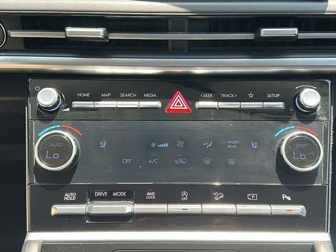 Used 2025 Hyundai Santa Fe SEL AWD/4WD image 26