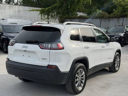 Used 2019 Jeep Cherokee Latitude Plus w/ Cold Weather Group AWD/4WD image 6