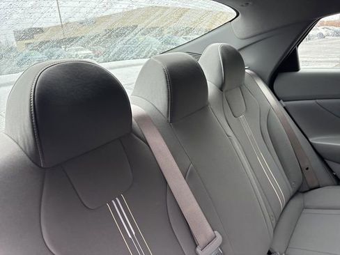 Certified 2025 Hyundai Elantra Sport image 26