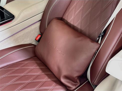 Used 2024 Mercedes-Benz Maybach GLS 600 4MATIC image 30