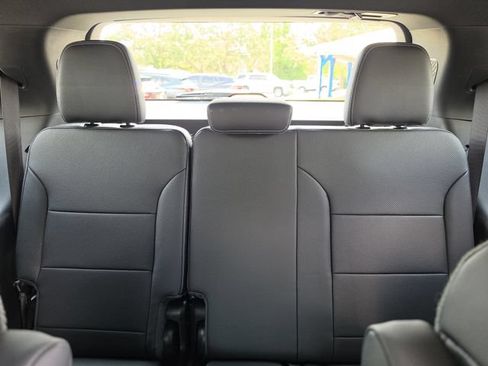 Used 2024 Chevrolet Traverse LT w/ Enhanced Driving Package FWD image 19
