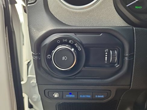 Used 2024 Jeep Wrangler Unlimited Sahara AWD/4WD image 24