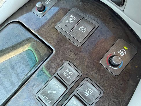 Used 2010 Lexus LS 460 AWD image 29