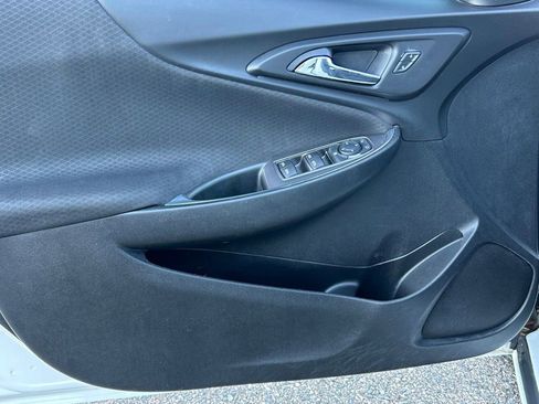 Used 2021 Chevrolet Malibu LT FWD image 17