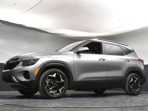 Certified 2025 Kia Seltos S image 32