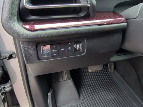 Used 2025 Chevrolet Traverse Z71 AWD/4WD image 15