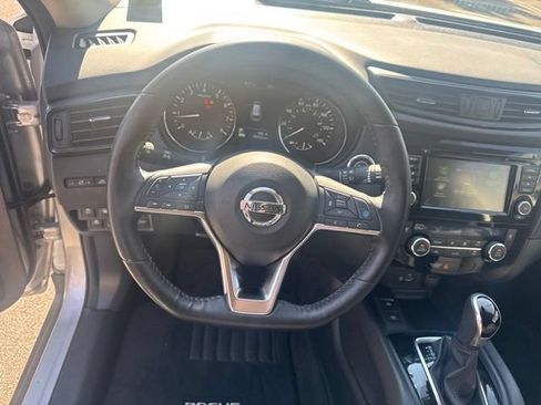 Used 2019 Nissan Rogue SV w/ Premium Package AWD/4WD image 15