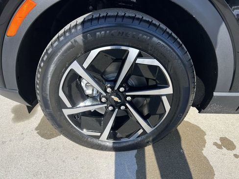 New 2026 Chevrolet Equinox EV LT image 33